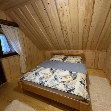 Holiday home Petrashiv Behind The River Volovets